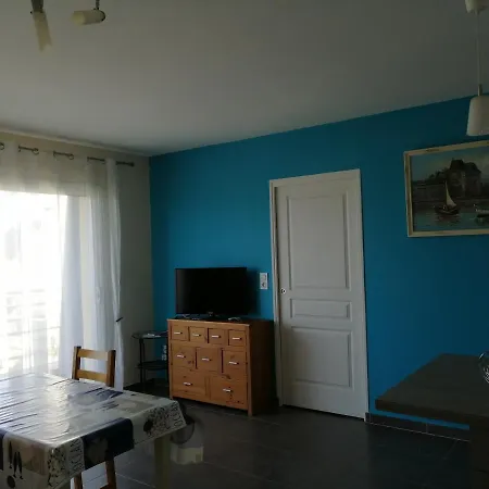 Marine 2 Жуллувиль-ле-Пен